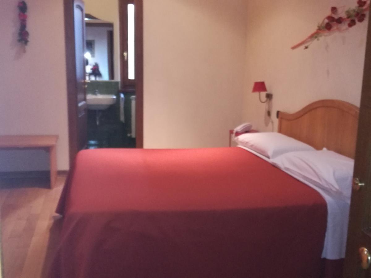 Albergo Arinde Ренде Екстериор снимка
